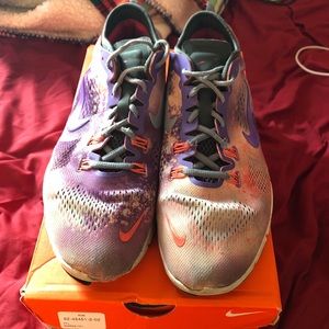 Size 10 Women’s Nike Free 5.0